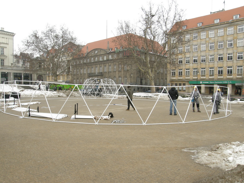 Słowiański mit – Multimedialna wystawa w namiotach Kulistych na placu Wolności w Poznaniu